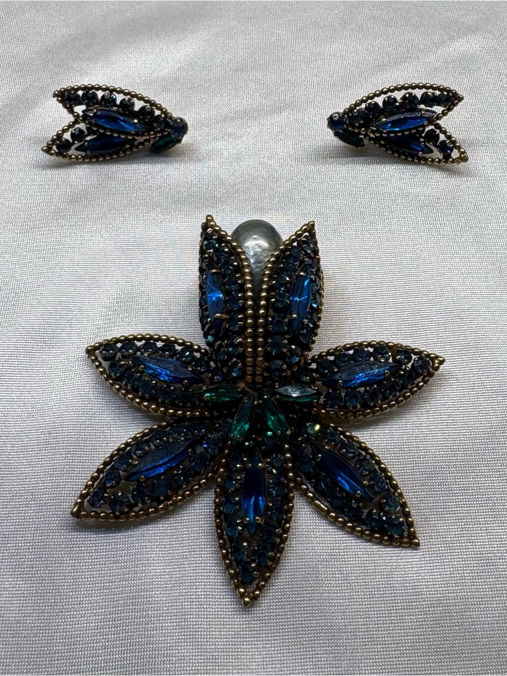 Vintage Vendome Demi-Parure Set - Daylily Blue Rhinestone & Faux Pearl Brooch